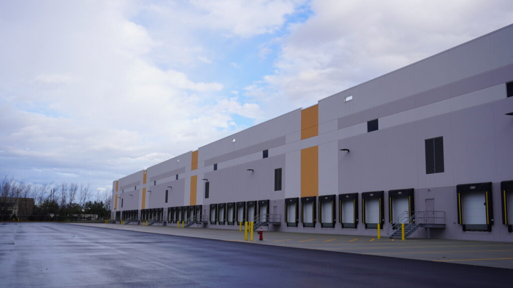 A picture of F Yard, a 490,000-square-foot industrial facility in New Jersey.